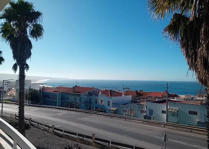 Paz & Amor Flat Nazare - Peace & Love